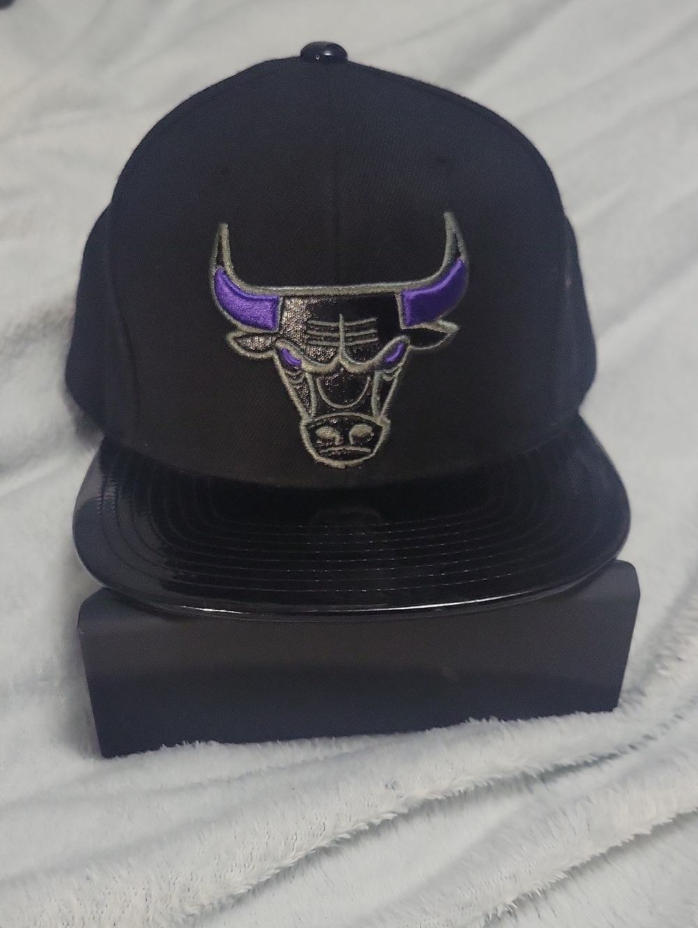 Mitchell & Ness Chicago Bulls NBA "Day 11" Sneaker Hook Snapback -Black/Purple